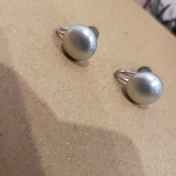 Vintage Japan Minimalist Round Silver Screw Back Earrings - Picture 1 of 7